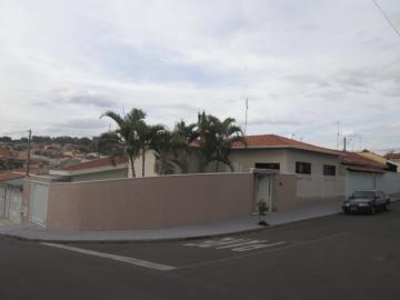 Alugar Casa / Padrão em São João da Boa Vista. apenas R$ 1.250,00