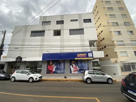Alugar Comercial / Sala Escritório independente em São João da Boa Vista. apenas R$ 770,00