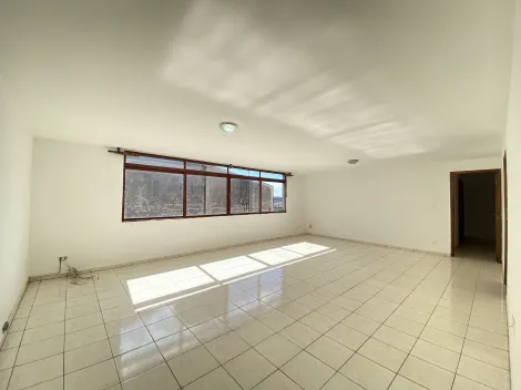 Apartamento / Padrão em São João da Boa Vista Alugar por R$1.500,00