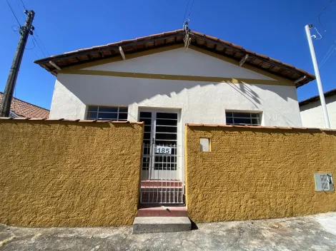 Casa / Padrão em São João da Boa Vista Alugar por R$800,00