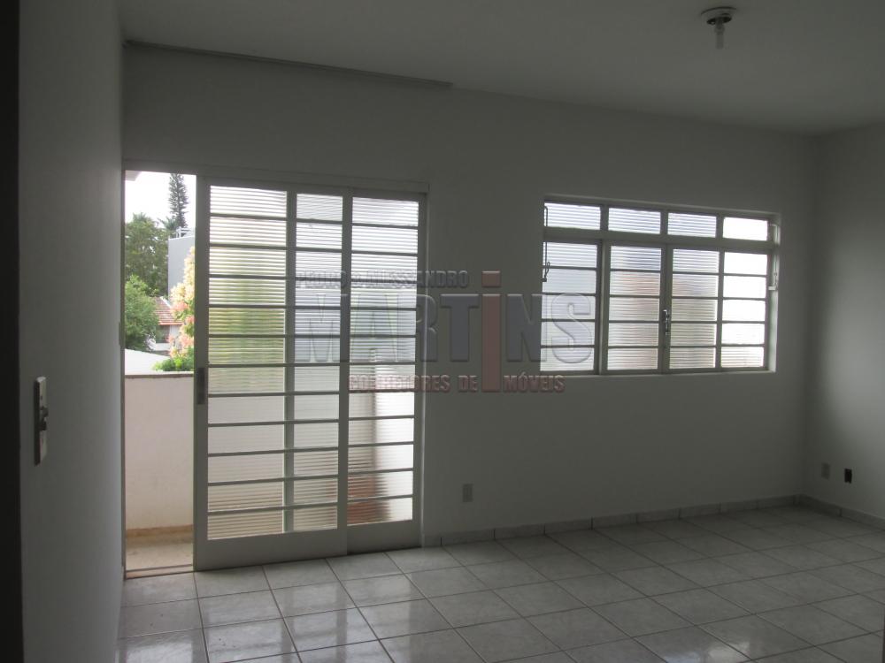 Alugar Apartamento / Sobreloja em São João da Boa Vista R$ 1.100,00 - Foto 2