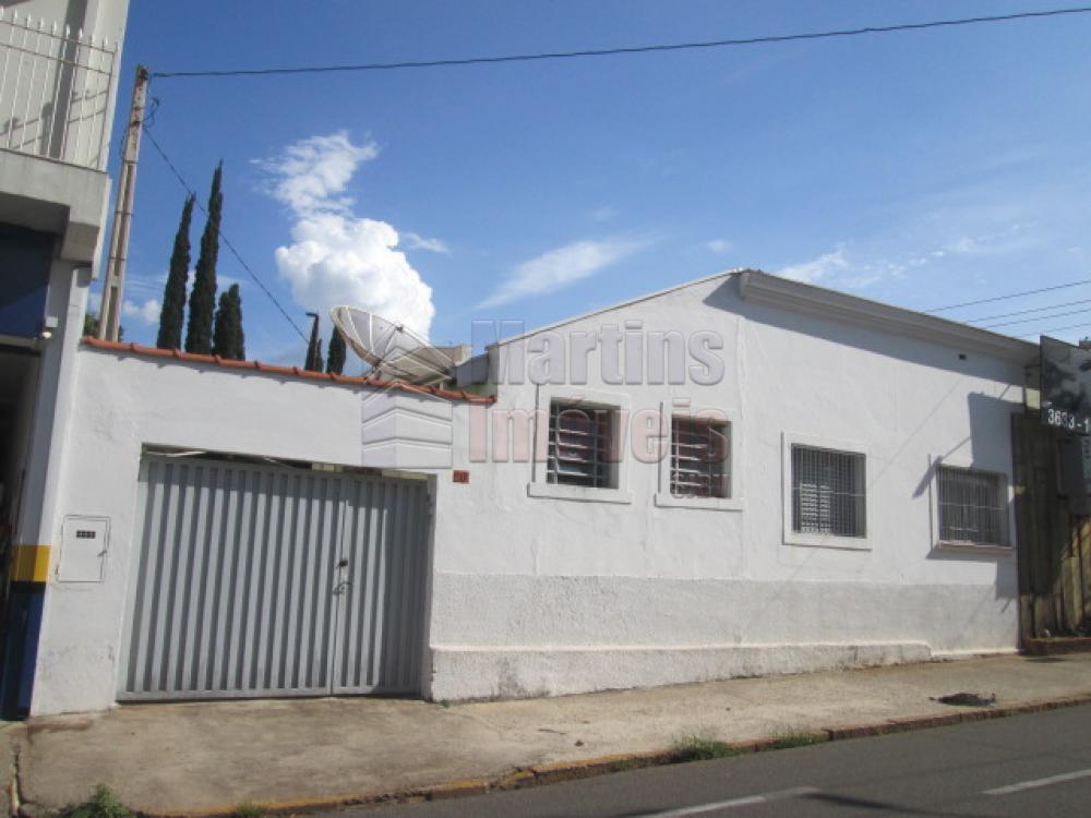 Alugar Casa / Padrão em São João da Boa Vista R$ 1.300,00 - Foto 1