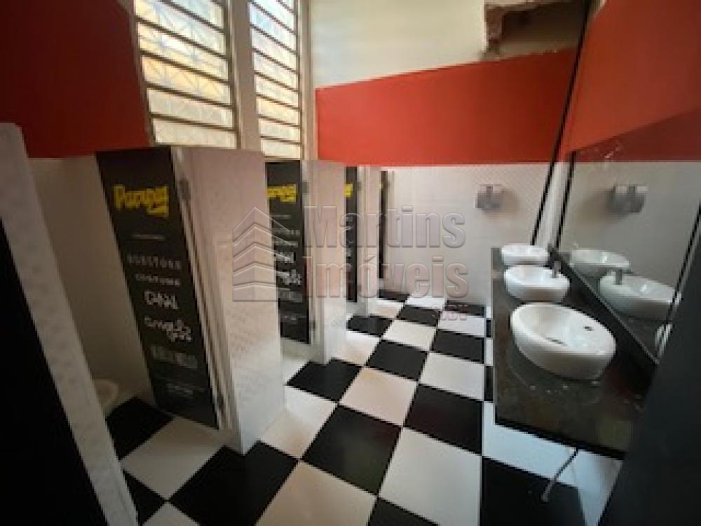 Alugar Comercial / Ponto Comercial em São João da Boa Vista R$ 20.000,00 - Foto 8