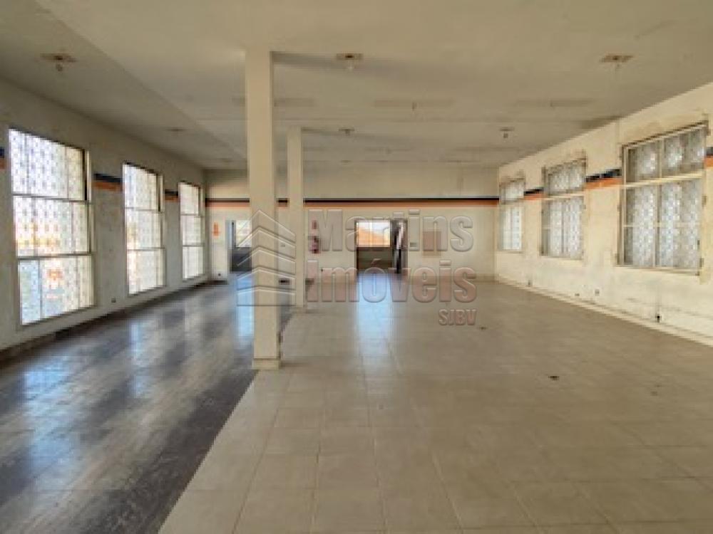 Alugar Comercial / Ponto Comercial em São João da Boa Vista R$ 20.000,00 - Foto 14