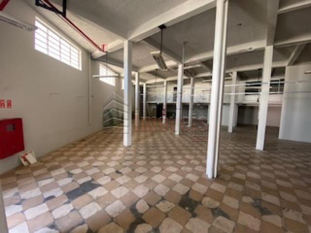 Alugar Comercial / Barracão/Galpão em São João da Boa Vista R$ 5.500,00 - Foto 3