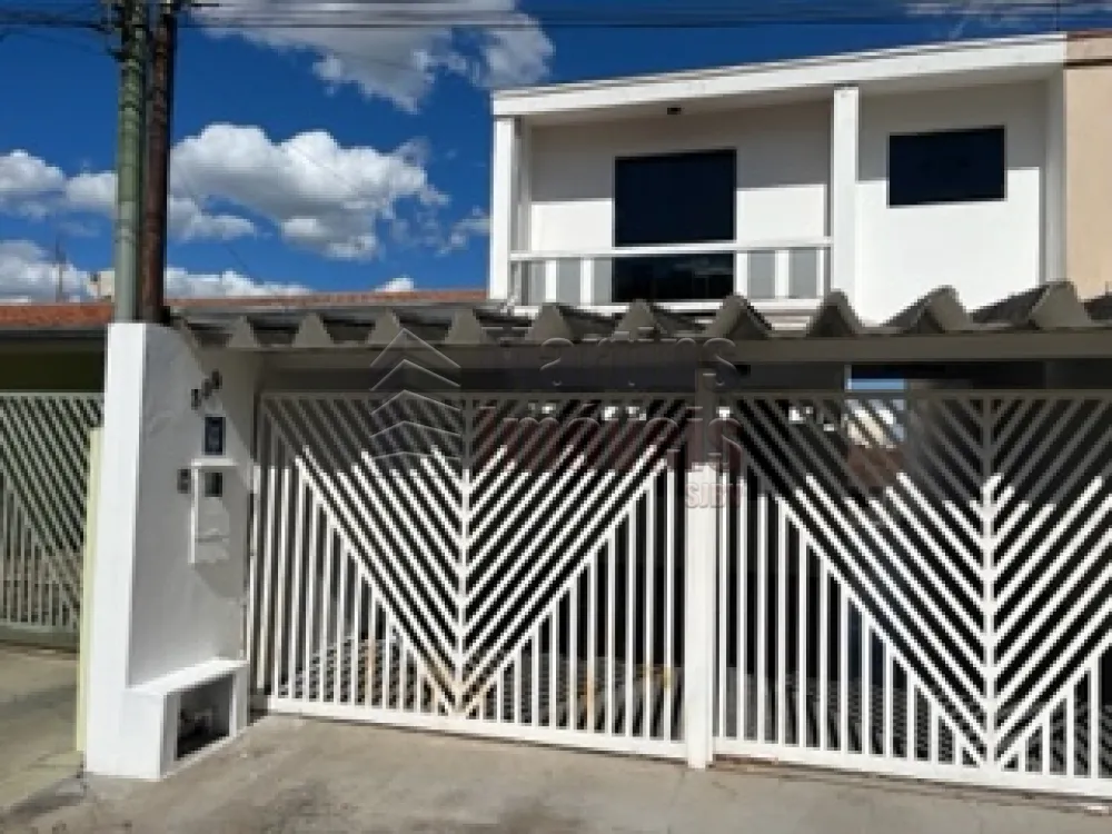 Alugar Casa / Padrão em São João da Boa Vista R$ 2.000,00 - Foto 1