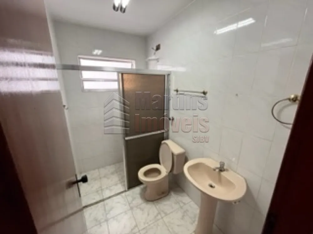 Alugar Casa / Padrão em São João da Boa Vista R$ 2.000,00 - Foto 6