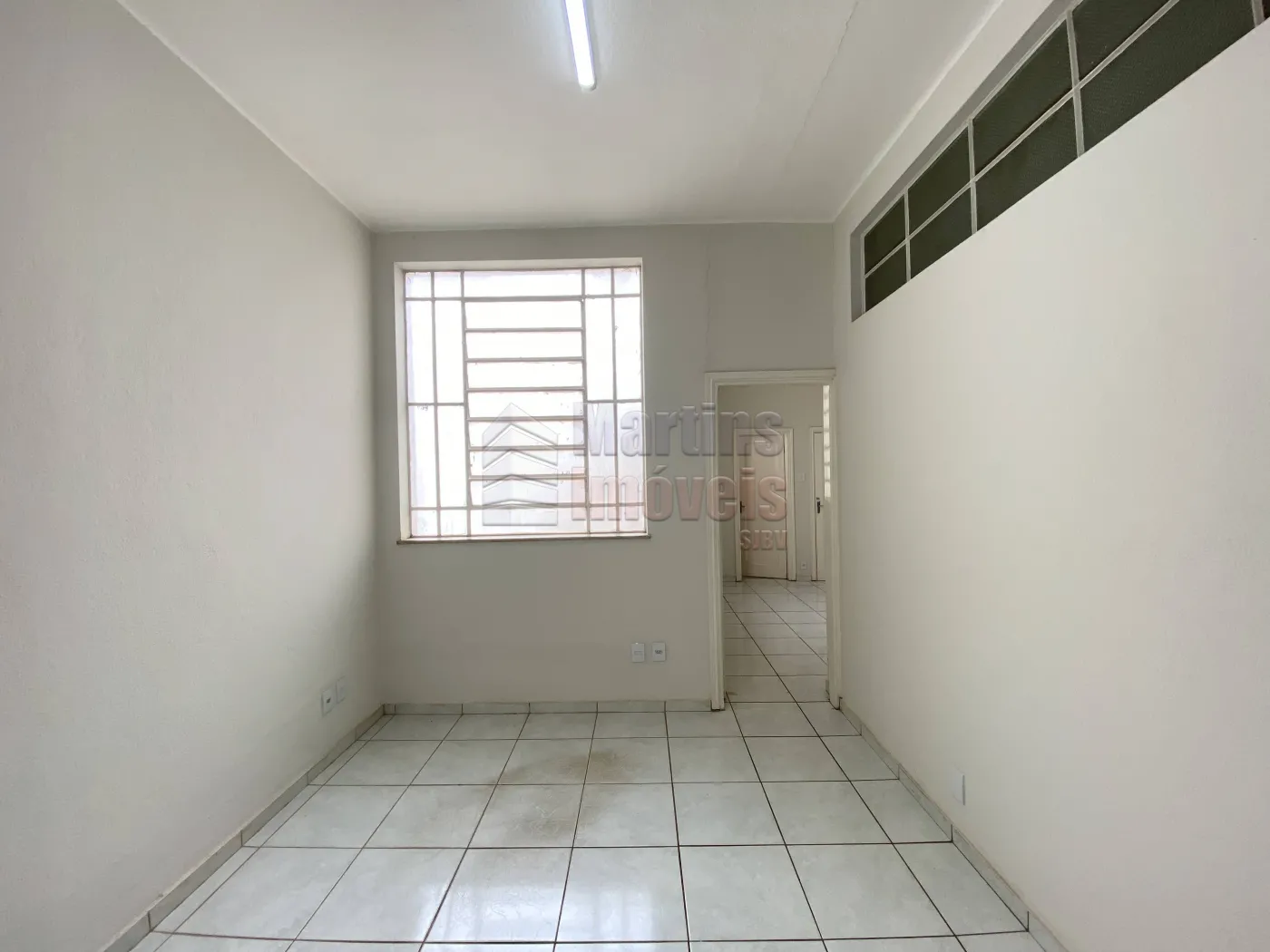 Alugar Comercial / Sala Escritório independente em São João da Boa Vista R$ 800,00 - Foto 3