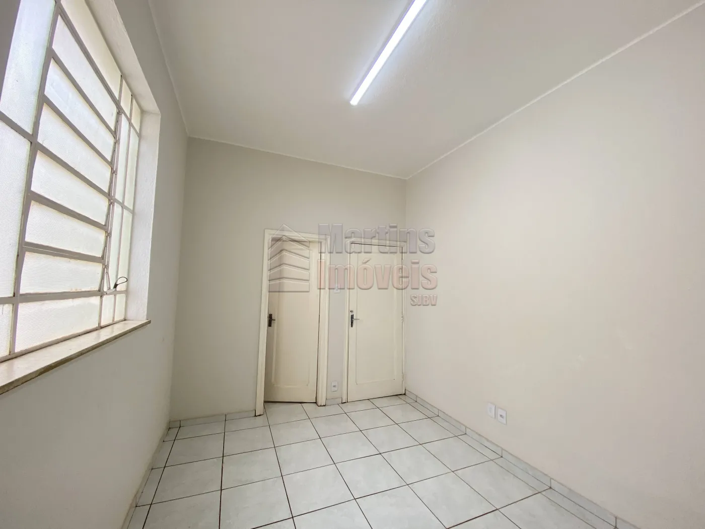 Alugar Comercial / Sala Escritório independente em São João da Boa Vista R$ 800,00 - Foto 4