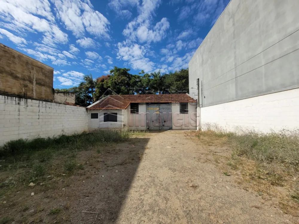 Alugar Comercial / Barracão/Galpão em São João da Boa Vista R$ 2.500,00 - Foto 2