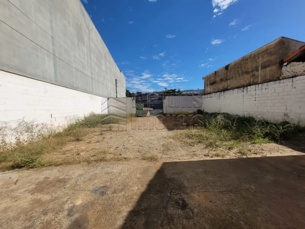 Alugar Comercial / Barracão/Galpão em São João da Boa Vista R$ 2.500,00 - Foto 3