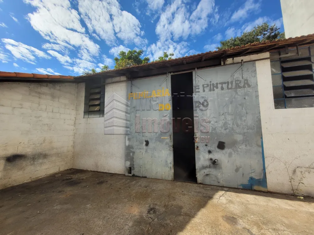 Alugar Comercial / Barracão/Galpão em São João da Boa Vista R$ 2.500,00 - Foto 1