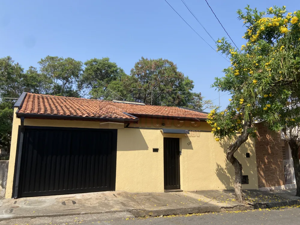 Alugar Casa / Padrão em São João da Boa Vista R$ 2.000,00 - Foto 2