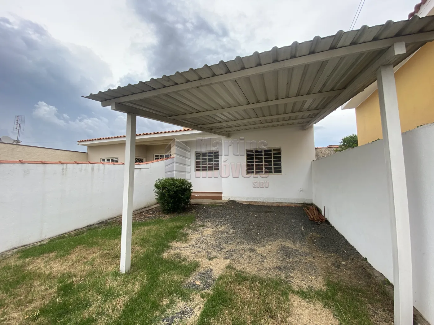 Alugar Casa / Padrão em São João da Boa Vista R$ 1.050,00 - Foto 3