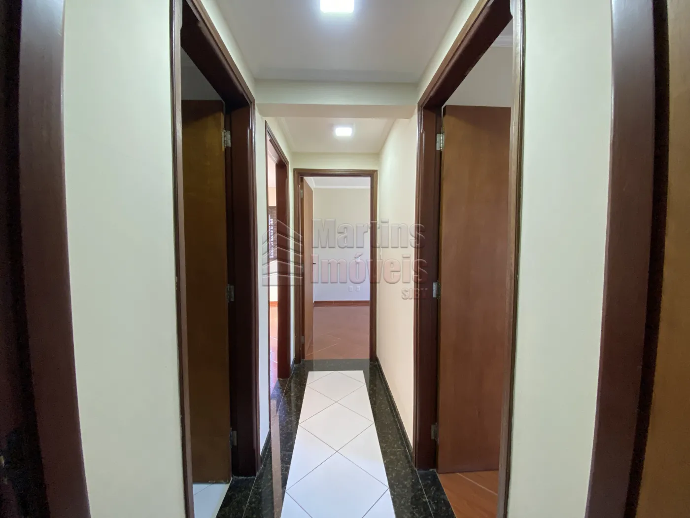 Alugar Apartamento / Padrão em São João da Boa Vista R$ 2.200,00 - Foto 5