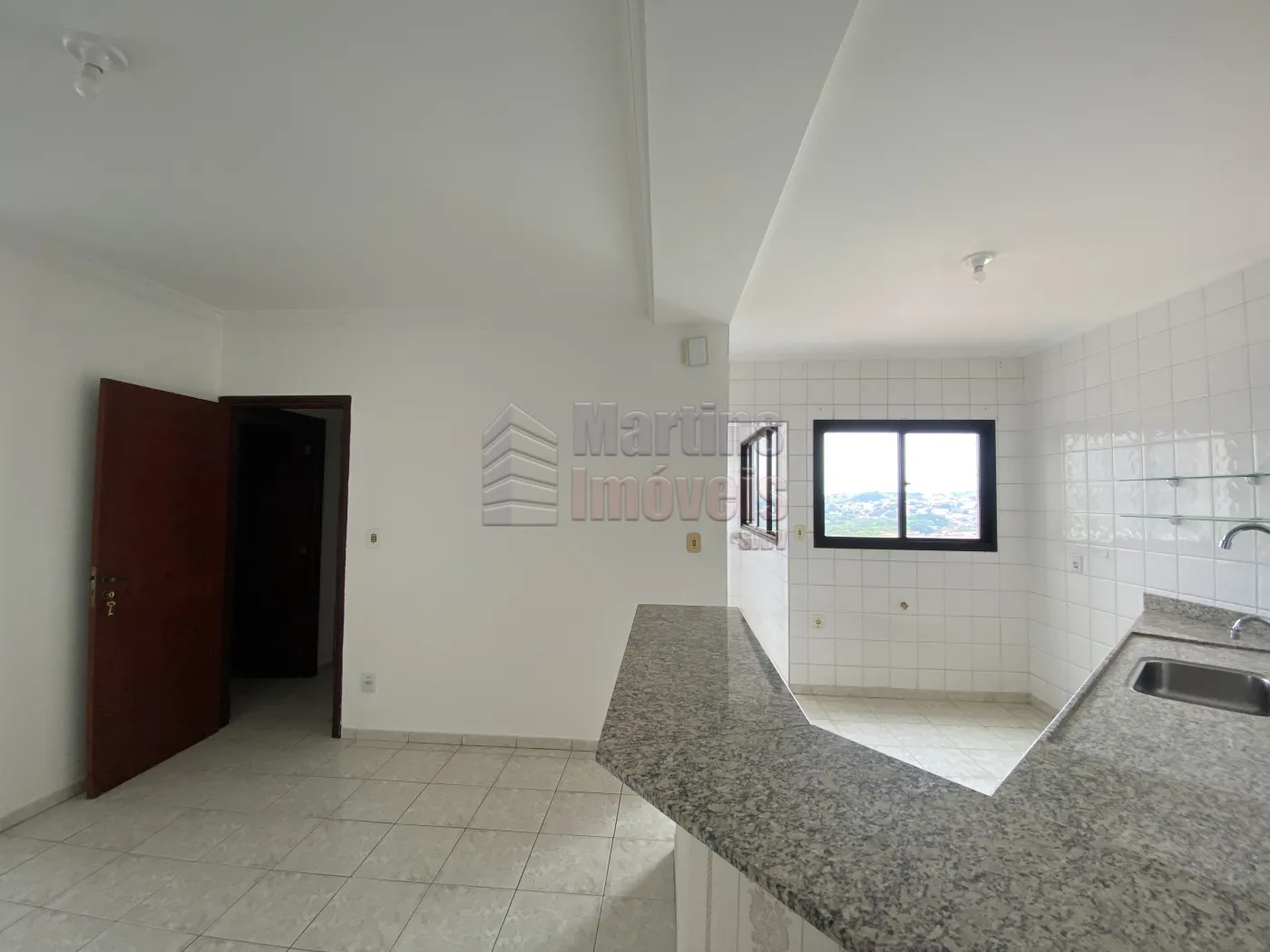 Alugar Apartamento / Padrão em São João da Boa Vista R$ 1.500,00 - Foto 2