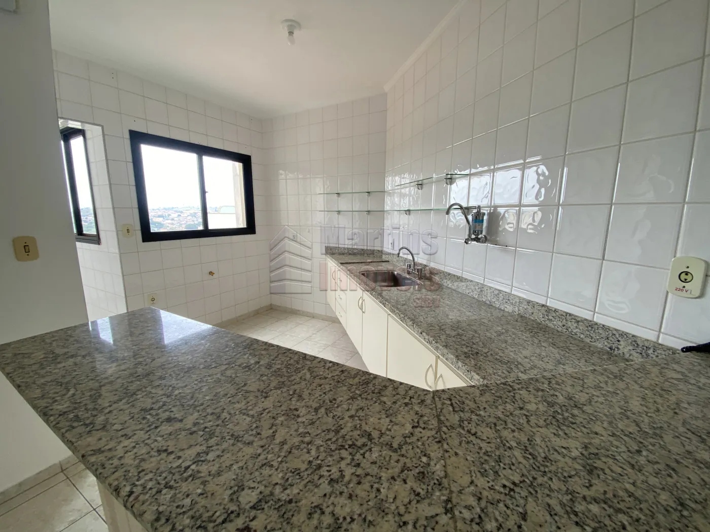 Alugar Apartamento / Padrão em São João da Boa Vista R$ 1.500,00 - Foto 4