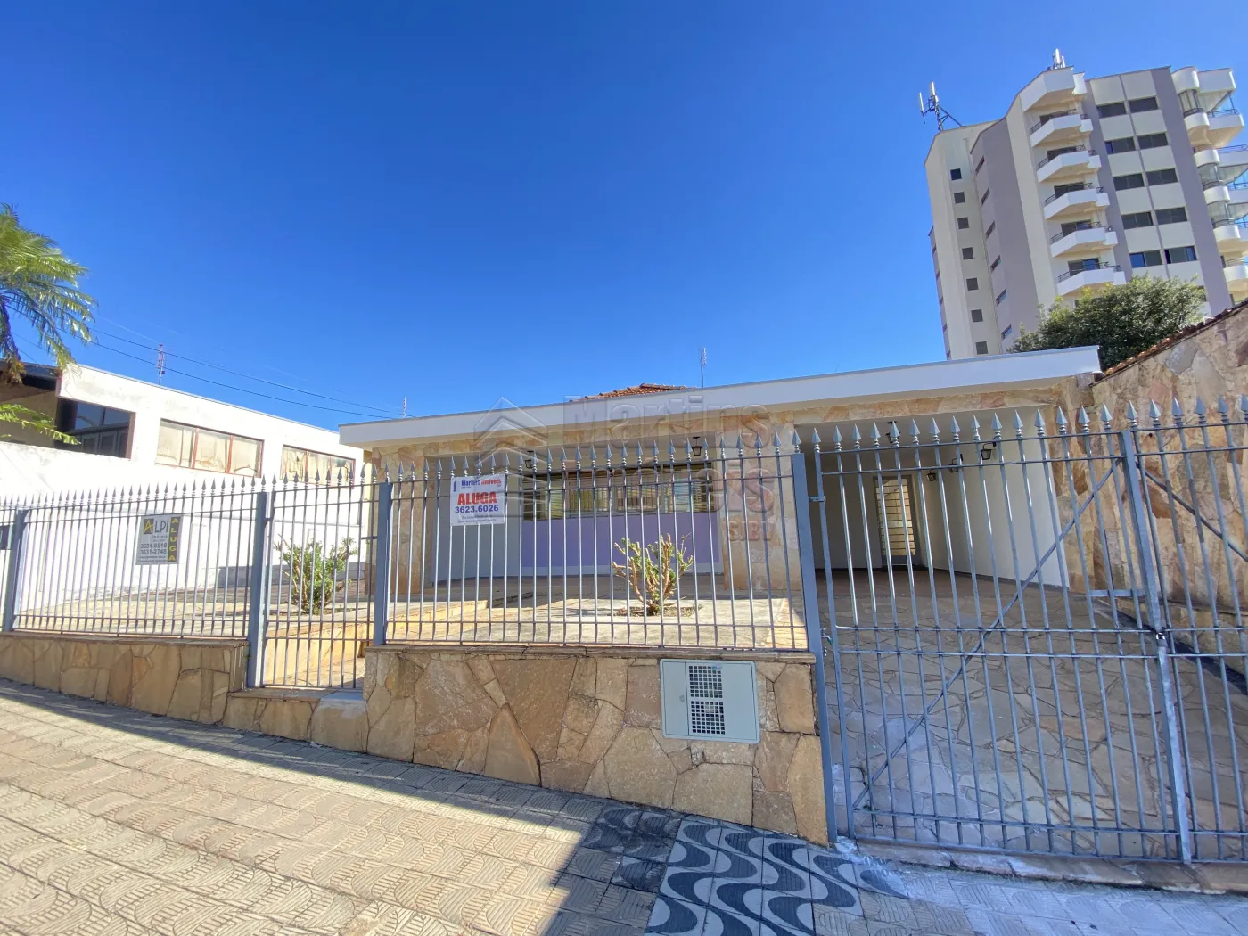 Alugar Casa / Padr&atilde;o em S&atilde;o Jo&atilde;o da Boa Vista R$ 3.000,00 - Foto 1