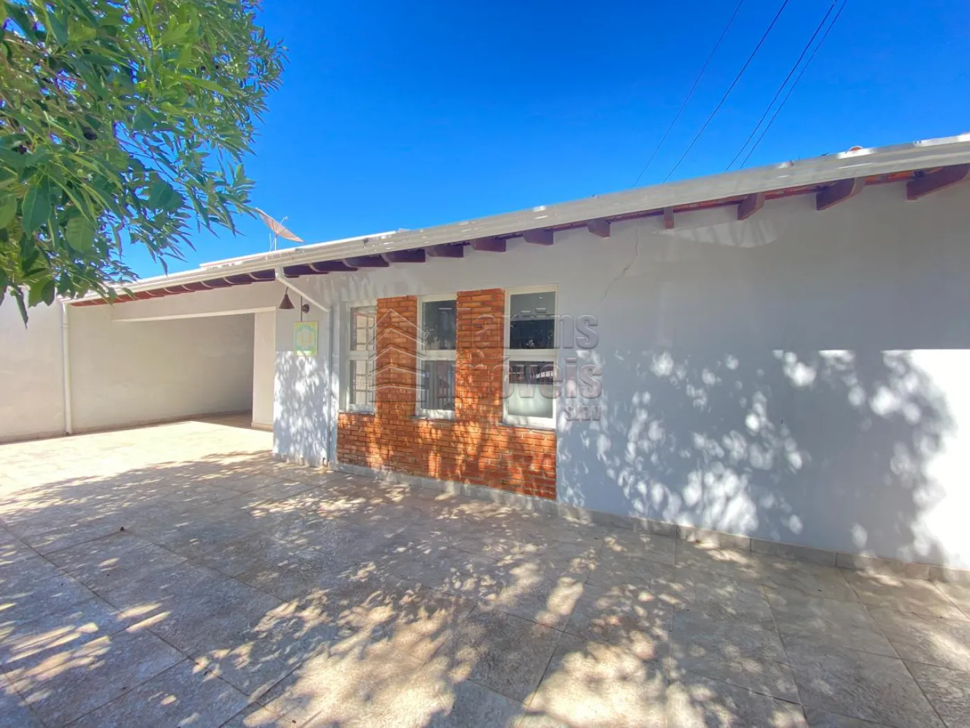 Alugar Casa / Padrão em São João da Boa Vista R$ 3.000,00 - Foto 2