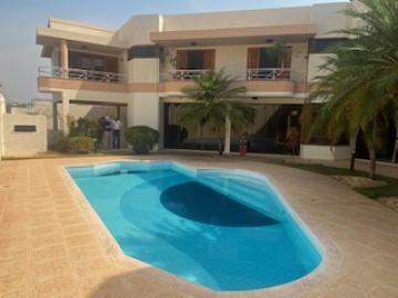 Alugar Casa / Padrão em São João da Boa Vista. apenas R$ 2.000.000,00
