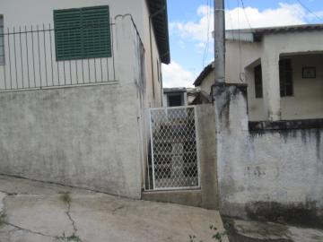Alugar Casa / Padrão em São João da Boa Vista. apenas R$ 500,00