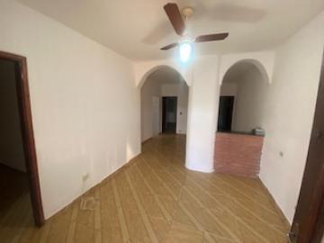 Alugar Casa / Padrão em São João da Boa Vista R$ 600,00 - Foto 2