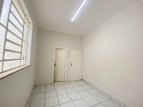 Alugar Comercial / Sala Escritório independente em São João da Boa Vista R$ 800,00 - Foto 4