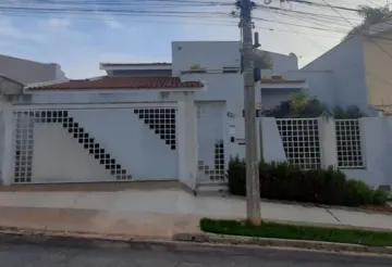 Alugar Casa / Padrão em São João da Boa Vista. apenas R$ 890.000,00
