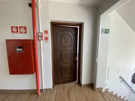 Alugar Apartamento / Padrão em São João da Boa Vista R$ 1.500,00 - Foto 2