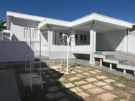 Alugar Casa / Padrão em São João da Boa Vista R$ 1.300,00 - Foto 2