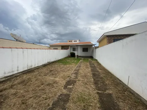 Alugar Casa / Padrão em São João da Boa Vista R$ 1.050,00 - Foto 2