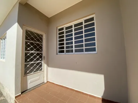 Alugar Casa / Padrão em São João da Boa Vista R$ 950,00 - Foto 4