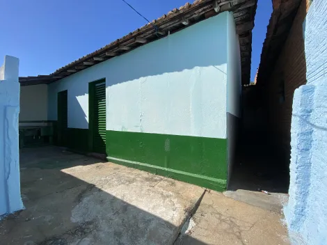 Alugar Casa / Padrão em São João da Boa Vista R$ 500,00 - Foto 3