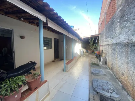 Comprar Casa / Padrão em São João da Boa Vista R$ 180.000,00 - Foto 3